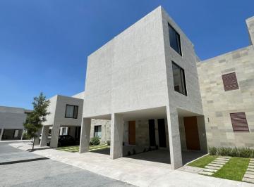 Casa · 219m² · 2 Estacionamientos · Casa - Jurica