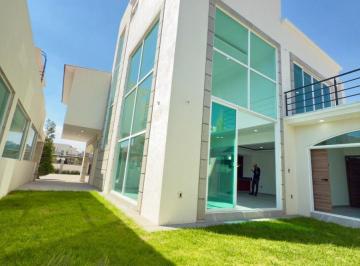 Casa en condominio de 3 habitaciones, Metepec · Casa Nueva de Lujo en Renta en Metepec | Gran Quinta Luxury con Casa Club