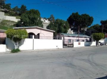 Terreno / Lote · 193m² · 5 Recámaras · 3 Estacionamientos · Rtv - 1537 Terreno en Venta con Dos Casas, Ubicado en La Colonia Libertad 900 m²