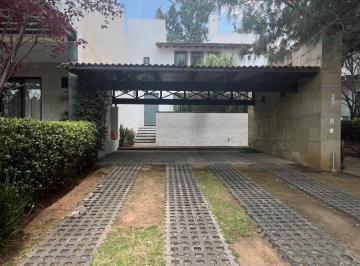 Casa de 4 habitaciones, Morelia · Casa en Venta en Zona de Altozano en Morelia Michoacán.