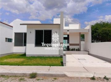 Casa de 3 habitaciones, Tequisquiapan · Casa en Venta en Tequisquiapan, Fraccionamiento Residencial Haciendas de Tequisquiapan