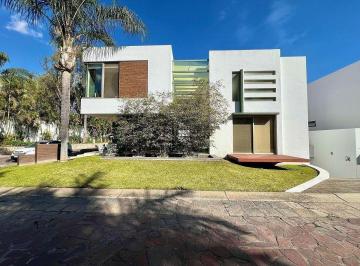 bacb78c6609ac800151c2a07ed8c525c32ce04bb9a723134483d89b283586af5 · Casa de 4 Recamaras en Venta en Valle Real, Zapopan Jalisco