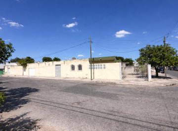 Casa de 3 habitaciones, Mérida · Casa en Venta en Esquina en San Antoniocinta de 3 Habitaciones con Piscina