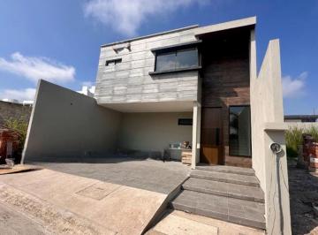 Casa de 3 habitaciones, Emiliano Zapata · Casa en Fracc Privado La Molienda con Recamara en Planta Baja