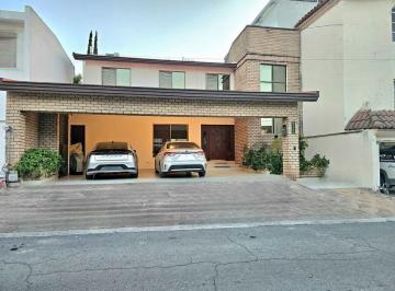 Casa de 3 habitaciones, Monterrey · Casa en Venta en Las Torres, Monterrey, N. L.
