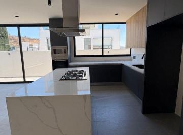 Casa de 4 habitaciones, Zapopan · Residencia Nueva en Venta – Coto Los Robles | Coto Bonsai