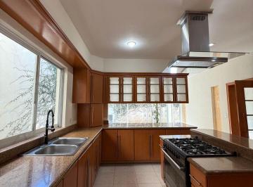 Casa en condominio de 3 habitaciones, Zapopan · Residencia de Lujo en La Coruña en Renta | 3 Recámaras | Jardín | 6 Autos | Cerca de Andares