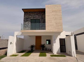 Casa · 180m² · 4 Recámaras · 2 Estacionamientos · Casa en Venta en Fraccionamiento Fontanal, Torreon, Coah