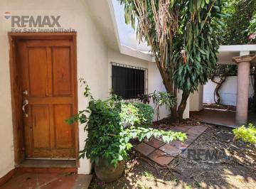 Casa · 213m² · 4 Recámaras · 2 Estacionamientos · Venta o Renta de Casa en Acapatzingo, Cuernavaca, Morelos…clave 4475