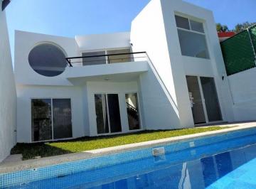 Venta de casa en Loma Sol, Cuernavaca · Venta de Casa Sola con Alberca en Lomas Sol, Cuernavaca. Clave 2044