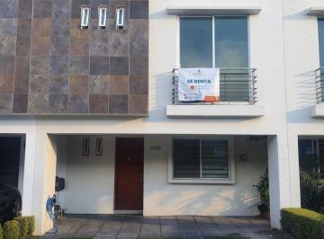 Casa en condominio · 115m² · 3 Recámaras · 2 Estacionamientos · Casa en Renta en Rinconada de Los Fresnos, Zona Real, Cerca de Real Center