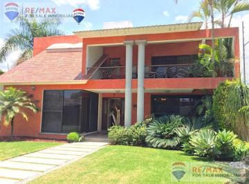 Casa · 450m² · 4 Recámaras · 4 Estacionamientos · Venta de Casa en Lomas de Cortes, Cuernavaca, Morelos…clave 3864