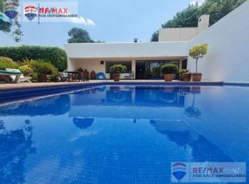 Venta de Casa en Fraccionamiento con Seguridad, dentro de Cuernavaca · Venta de Casa con Alberca Fracc. Limoneros, Cuernavaca…clave 3985