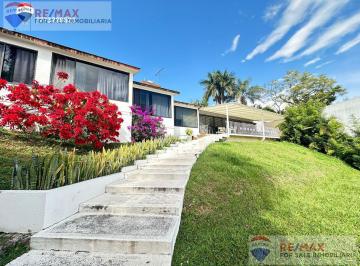 Casa · 440m² · 5 Recámaras · 4 Estacionamientos · Venta de Casa Sola, Provincias de Cánada, Cuernavaca, Mor…clave 4004