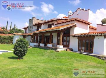 Casa · 750m² · 6 Recámaras · 12 Estacionamientos · Venta de Casa en Lomas Trujillo, Zapata, Morelos…clave 4127