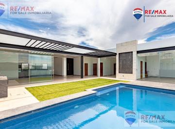 Casa · 210m² · 3 Recámaras · 2 Estacionamientos · Venta de Casa con Vista a Lago de Tequesquitengo, Morelos…clave 4215