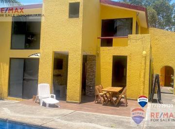 Casa en condominio · 240m² · 4 Recámaras · 2 Estacionamientos · Venta de Casa en Condominio, Pedregal de Las Fuentes, Jiutepec…clave 4259