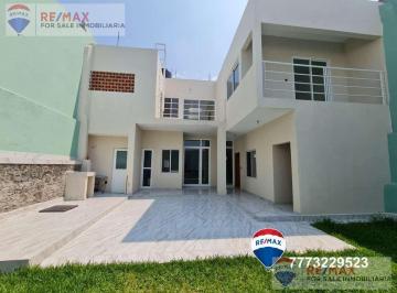Casa · 300m² · 4 Recámaras · 2 Estacionamientos · Venta de Casa Sola, Lazaro Cardenas, Jiutepec, Morelos…clave 4302