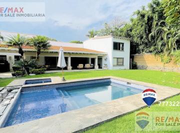 Casa en condominio · 557m² · 4 Recámaras · 4 Estacionamientos · Venta de Casa en Condominio, Vista Hermosa Cuernavaca, Morelos…clave 4320