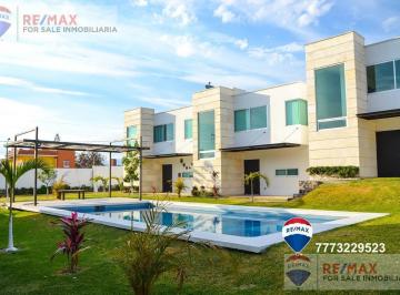Casa en condominio · 140m² · 3 Recámaras · 2 Estacionamientos · Venta de Casas en Condominio con Alberca, Oaxtepec, Morelos…clave 4322