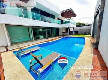 Casa · 358m² · 4 Recámaras · 2 Estacionamientos · Venta de Casa en Acapatzingo, Cuernavaca, Morelos…clave 4403