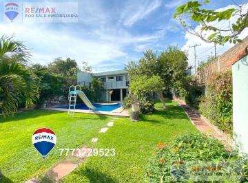 Casa · 218m² · 4 Recámaras · 2 Estacionamientos · Venta de Casa, Fracc. Pedregla de Las Fuentes, Jiutepec, Morelos. Clave 4539