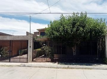 Casa · 200m² · 1 Recámara · 2 Estacionamientos · Casa en División del Norte Etapa