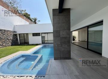 Casa · 350m² · 3 Recámaras · 3 Estacionamientos · Estrena Casa de Lujo de Una Sola Planta con Alberca y Jacuzzi en Burgos, Temixco, Morelos…clave 6149