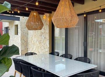 Casa · 300m² · 4 Recámaras · 1 Estacionamiento · Casa en Renta Amueblada en La Lejona San Miguel de Allende