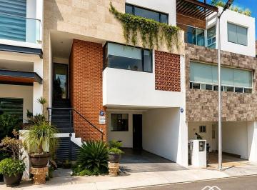 70ce15c23947e34f44a328c88cc840b281933013fecfe0d3c71331c578d33268 · Casa con Roof Garden con Vista a La Madin, 3 Recámaras con Baño