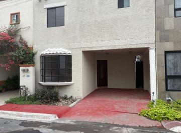 Casa de 3 habitaciones, Santa Catarina · Casa en Huasteca del Valle I, Privada con Caseta de Vigilancia 24/7 Muy Cerca de La Udem