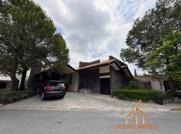 Casa · 354m² · 3 Recámaras · 4 Estacionamientos · Casa en Renta
