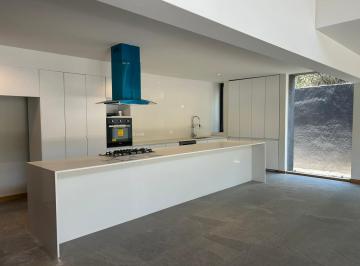 Casa · 290m² · 3 Recámaras · 3 Estacionamientos · Casa Estilo Industrial, 3 Recamaras Cada Una con Baño, Cuarto Empleada, Incluye Persianas