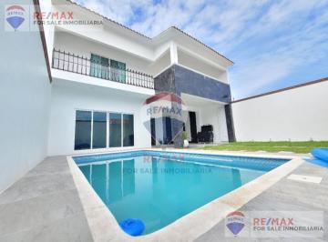 Casa · 200m² · 3 Recámaras · 2 Estacionamientos · Venta de Casa en Fraccionamiento, Tequesquitengo, Morelos…clave 4700