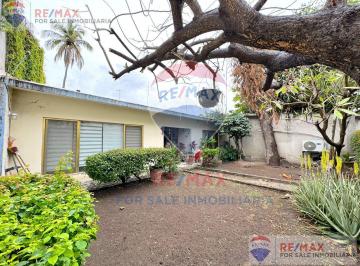 Casa · 480m² · 3 Recámaras · 4 Estacionamientos · Venta de Casa en El Centro de Jojutla, Morelos…clave 4751