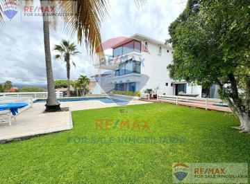 Departamento · 143m² · 3 Recámaras · 1 Estacionamiento · Venta de Departamento en Tequesquitengo, Morelos…clave 4752