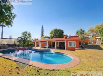 Casa · 252m² · 3 Recámaras · 5 Estacionamientos · Venta de Casa Sola, Lomas de Cuernavaca, Temixco, Morelos…clave 4818