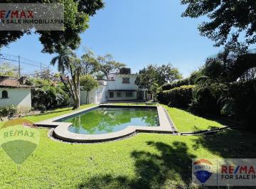 Casa · 535m² · 5 Recámaras · 5 Estacionamientos · Venta de Casa en La Col. Cantarranas, Cuernavaca, Morelos…clave 4868