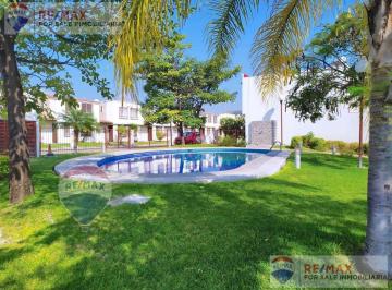 Casa en condominio · 63m² · 2 Recámaras · 1 Estacionamiento · Venta de Casa en Real Santa Fe, Xochitepec, Morelos. Clave 4954