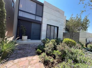 Casa de 3 habitaciones, León · Casa en Venta - Residencial La Campiña Francesa, Zona Norte Gran Jardín, de León Guanajuato