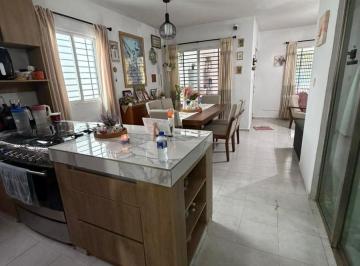 Casa · 147m² · 3 Recámaras · 2 Estacionamientos · Se Vende Casa Fraccionamiento Santa Fe Primera Etapa Smz 524 Av La Luna