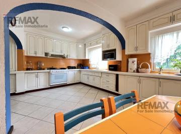 Casa · 446m² · 3 Recámaras · 2 Estacionamientos · Venta de Casa, Col. Palmira, Cuernavaca, Morelos…clave 5053