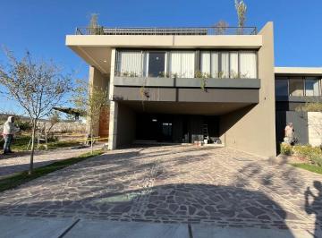 Casa de 4 habitaciones, León · Casa en Venta con 4 Recamaras con Baño en Campiña Francesa