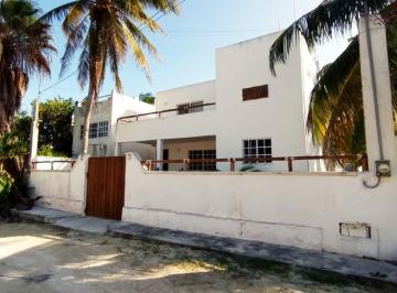 Casa · 4 Recámaras · Casa Amueblada en Renta en Chelem, Yucatán
