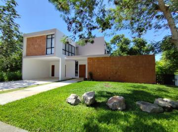 Casa · 4 Recámaras · 4 Estacionamientos · Casa en Renta Dentro de Privada en Cholul, Mérida, Yucatán