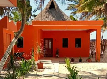 Casa · 720m² · 3 Recámaras · 4 Estacionamientos · Casa Frente Al Mar en Venta - Santa Clara, Yucatán