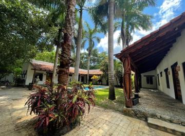 Casa · 10 Recámaras · 7 Estacionamientos · Amplia Casa en Venta – Zona Urbana, Puerto Morelos, Q. Roo