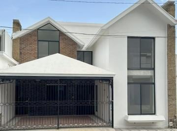 Casa · 277m² · 4 Recámaras · 2 Estacionamientos · Casa en Venta – Cumbres 2do Sector, Monterrey, Nuevo León