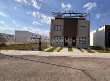 Casa de 3 habitaciones, El Marqués · La Piedad Vive con Seguridad y Amenidades | Casa de 3 Recámaras Rah1522
