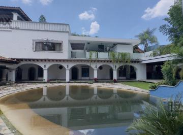 Casa · 901m² · 7 Recámaras · 4 Estacionamientos · Renta de Casa con Vigilancia en La Col. Reforma, Cuernavaca, Morelos… Clave 5948